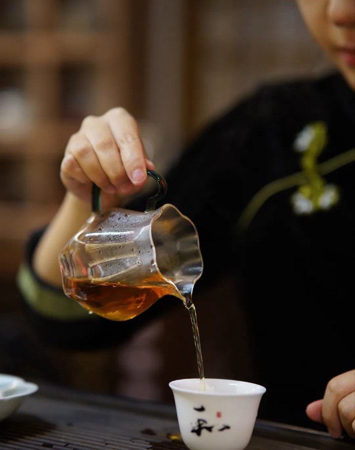 芜湖如何约到鸡公司/芜湖咋约得便宜的鸡怎么约/约的鸡公司fds